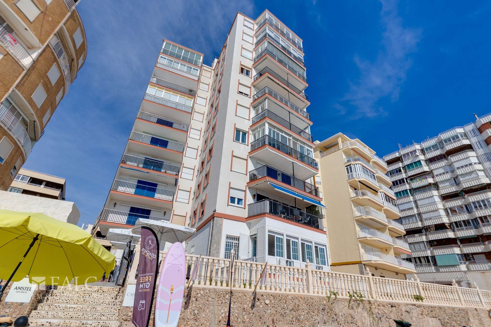 Urbanisation / Nachbarschaft / Urbanisation / Neighborhood / Urbanización / Vecindario